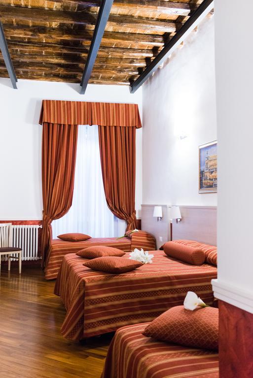 Domus Capilupi Bed & Breakfast Rome Exterior photo