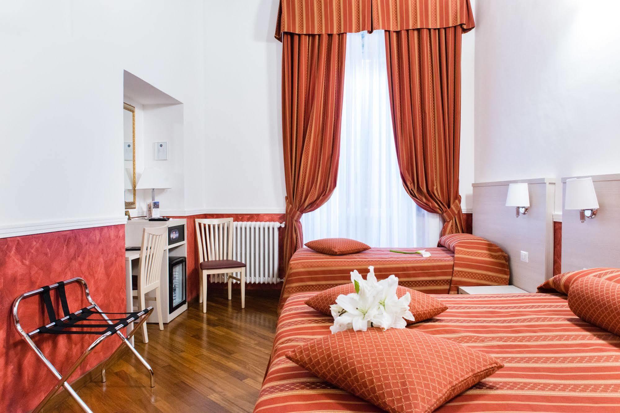 Domus Capilupi Bed & Breakfast Rome Exterior photo