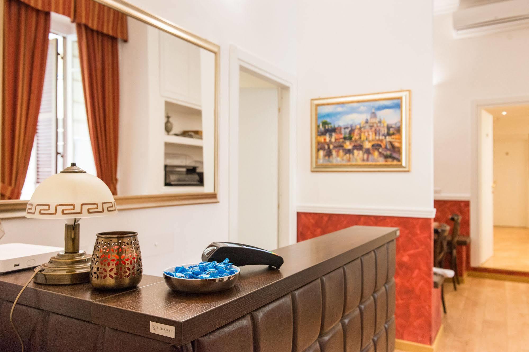 Domus Capilupi Bed & Breakfast Rome Exterior photo