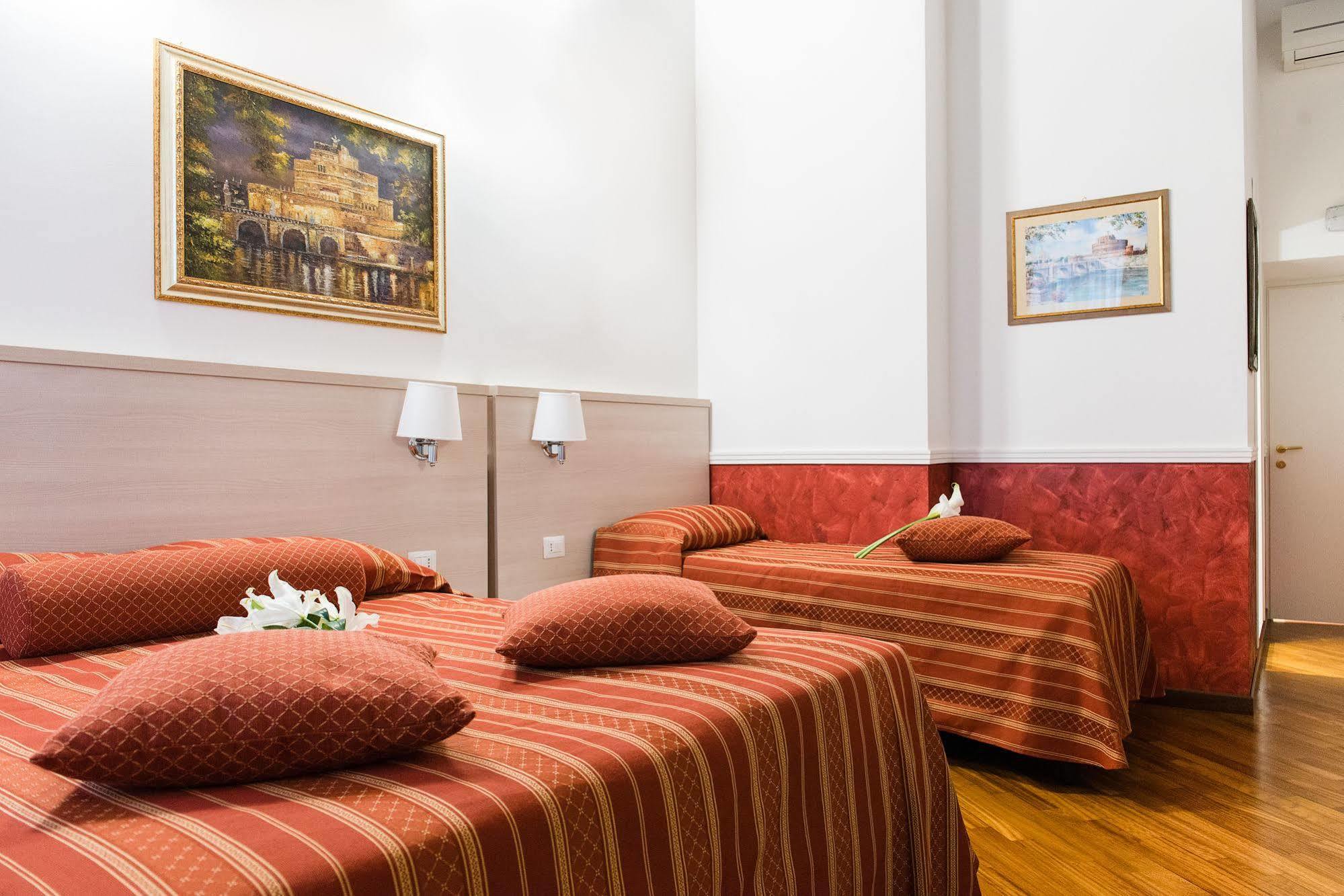 Domus Capilupi Bed & Breakfast Rome Exterior photo