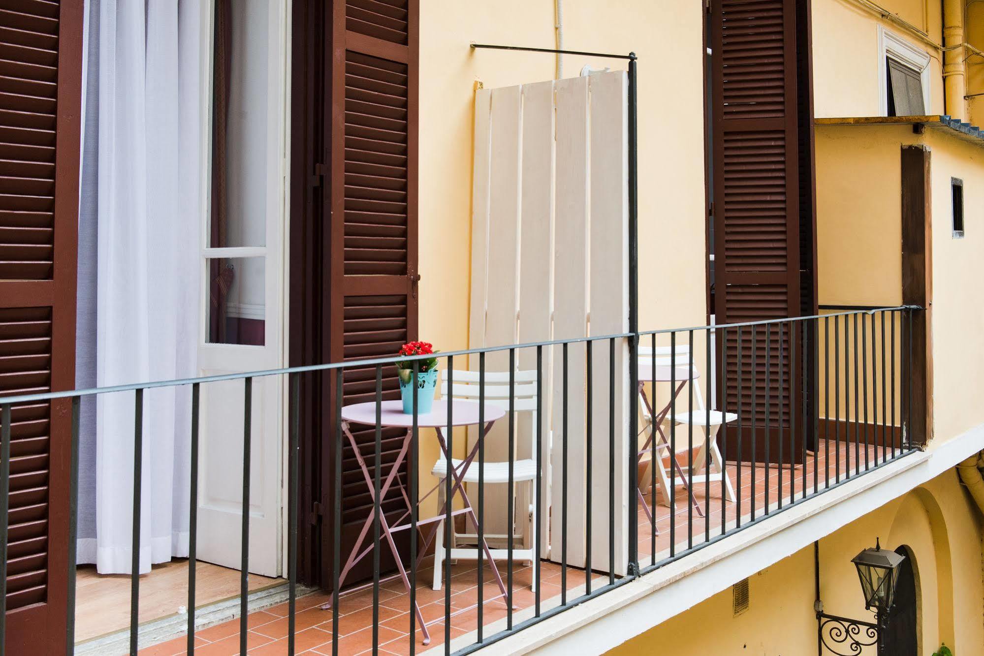 Domus Capilupi Bed & Breakfast Rome Exterior photo