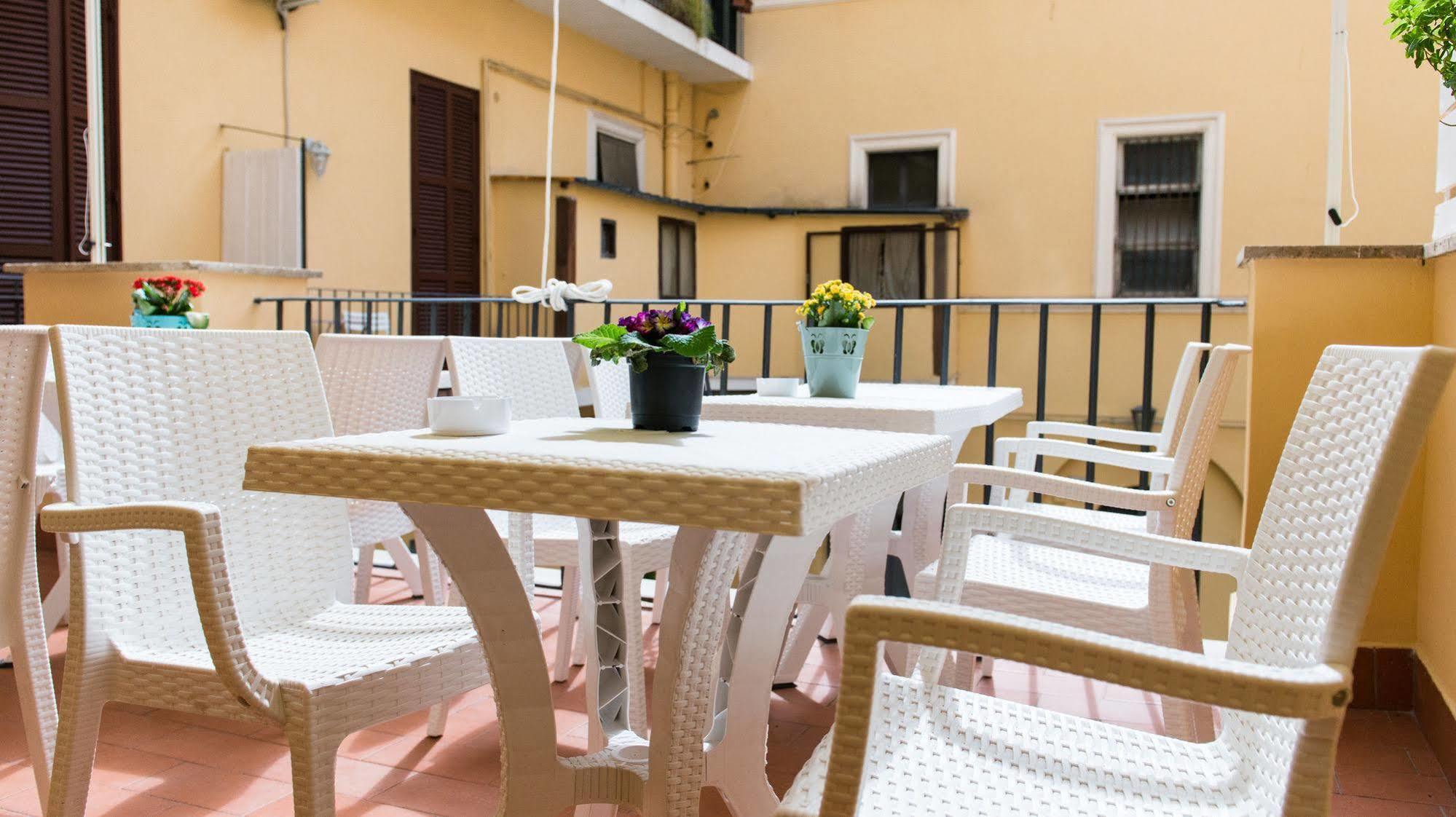 Domus Capilupi Bed & Breakfast Rome Exterior photo