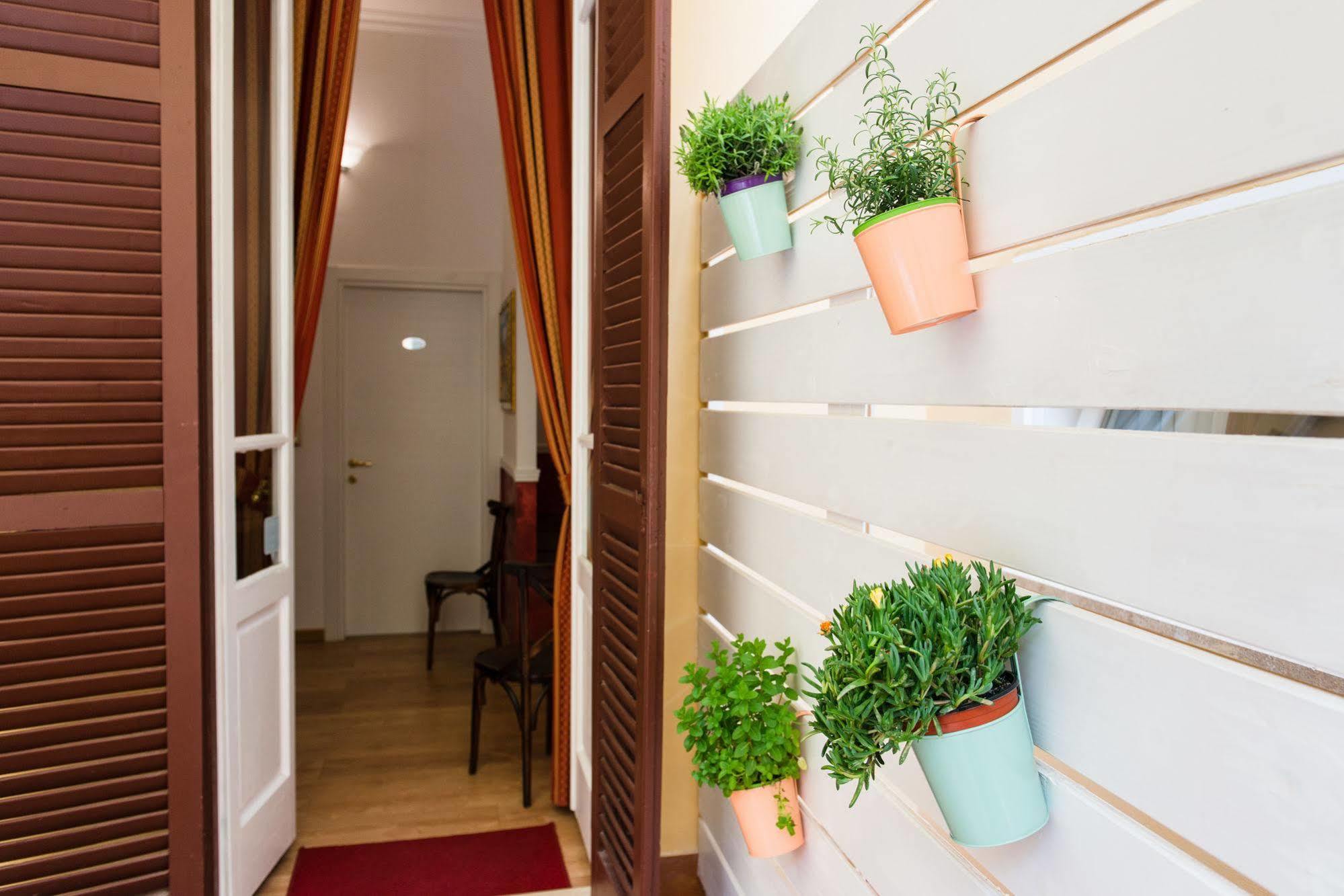 Domus Capilupi Bed & Breakfast Rome Exterior photo